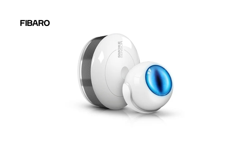 cảm biến khói và cảm biến chuyển động fibaro